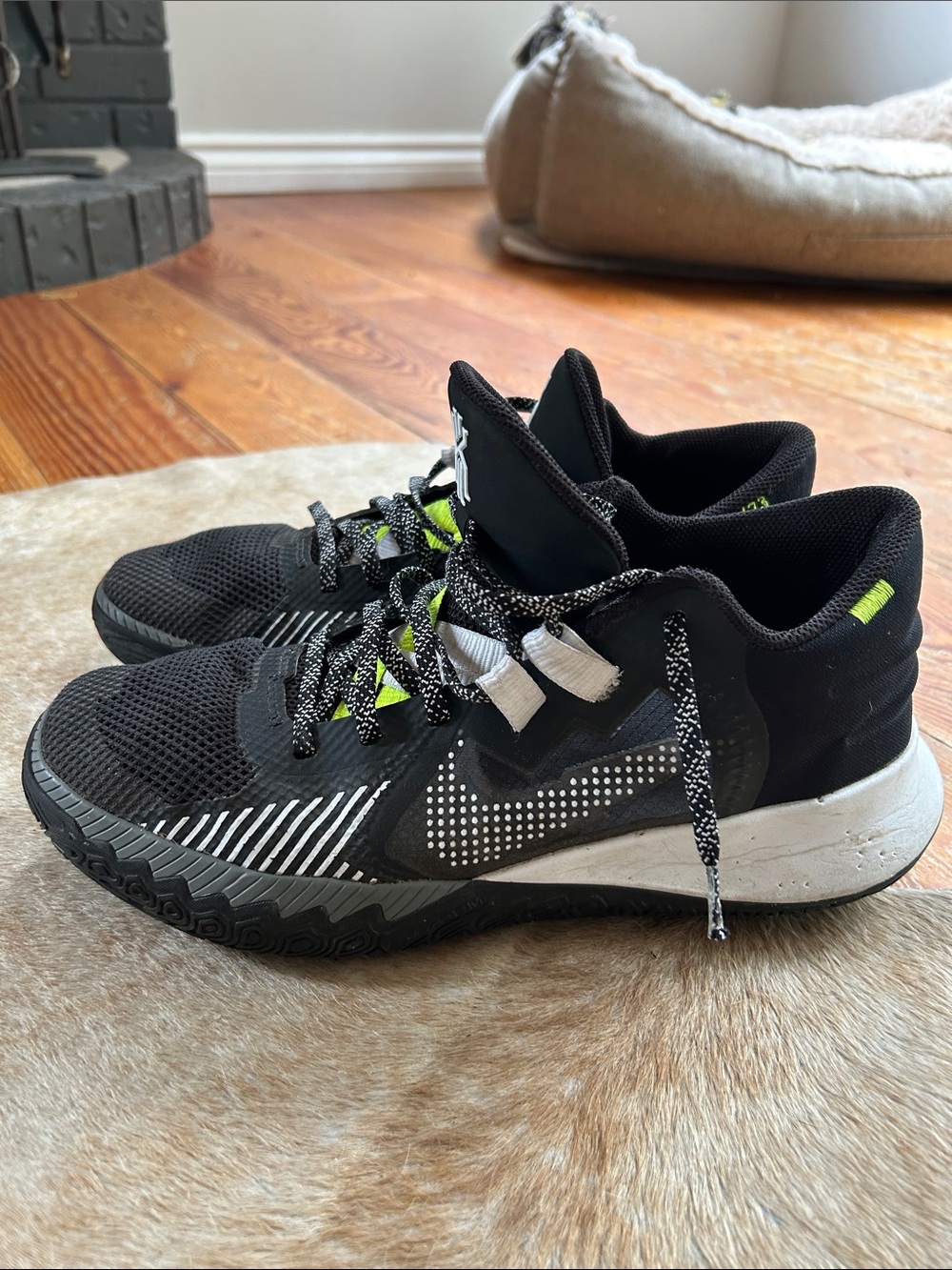 Nike Kyrie Men’s sneakers